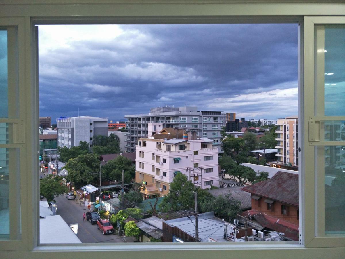 Chill Chill At Nimman Apartment Чиангмай Екстериор снимка